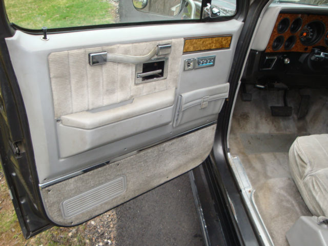 1991 Chevrolet Suburban 2500 - photo 10