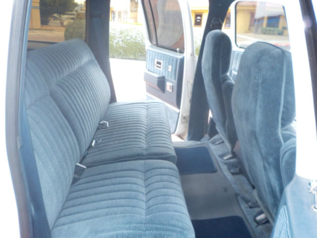 1991 Chevrolet Suburban 3/4 Ton Silverado Edition R2500 - photo 13