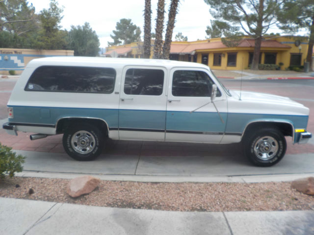 1991 Chevrolet Suburban 3/4 Ton Silverado Edition R2500 - photo 2