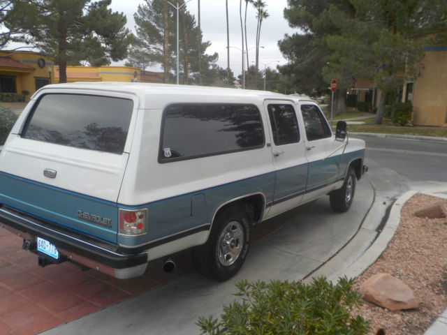 1991 Chevrolet Suburban 3/4 Ton Silverado Edition R2500 - photo 3