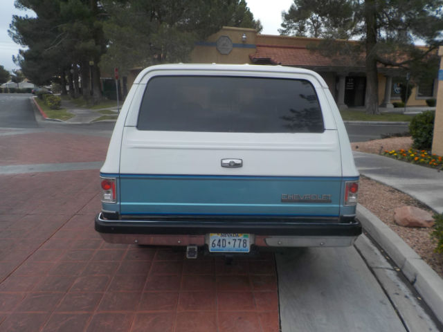 1991 Chevrolet Suburban 3/4 Ton Silverado Edition R2500 - photo 4