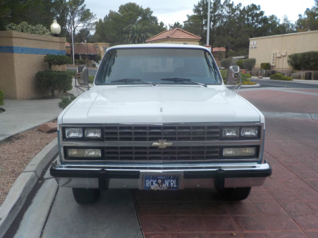 1991 Chevrolet Suburban 3/4 Ton Silverado Edition R2500 - photo 8