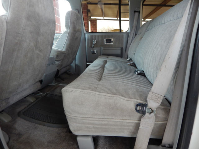 1991 Chevrolet Suburban - photo 10