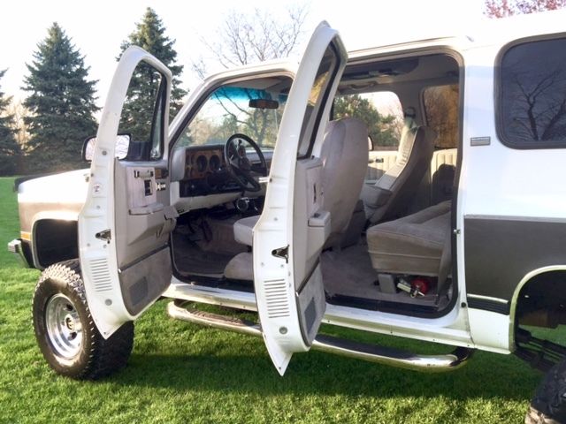 1991 Chevrolet Suburban 2500 - photo 6