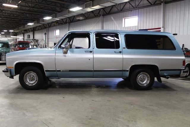 1991 Chevrolet Suburban -- - photo 2