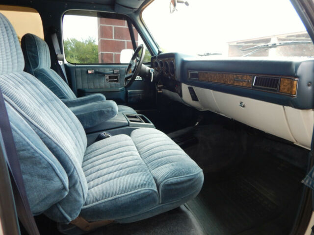 1991 Chevrolet Suburban Silverado - photo 9