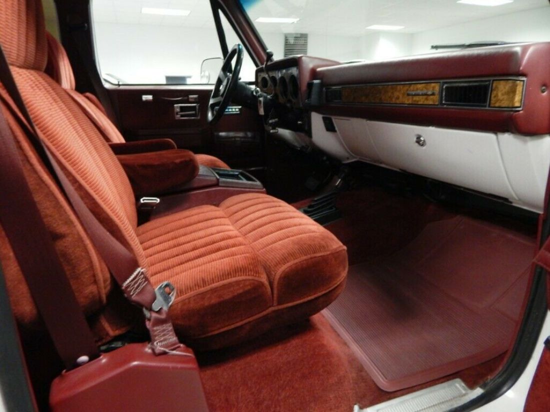 1991 Chevrolet Suburban Silverado - photo 8