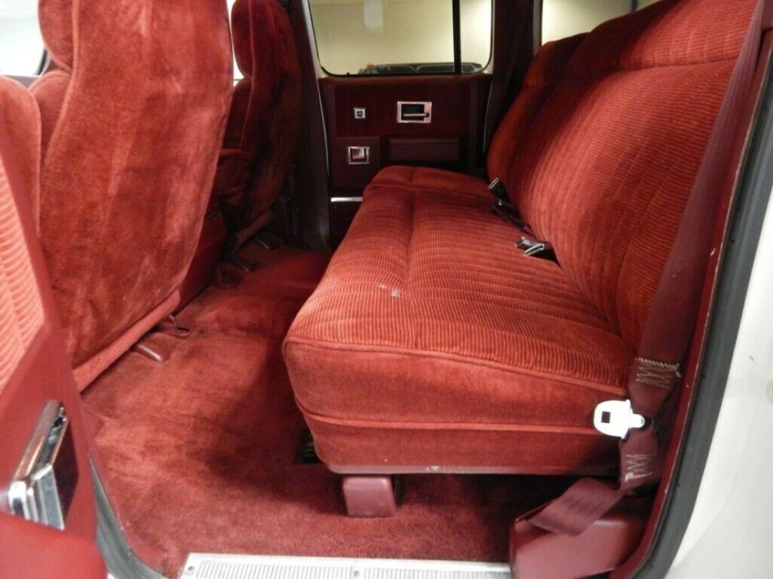 1991 Chevrolet Suburban Silverado - photo 9