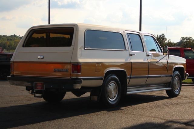 1991 Chevrolet Suburban -- - photo 10