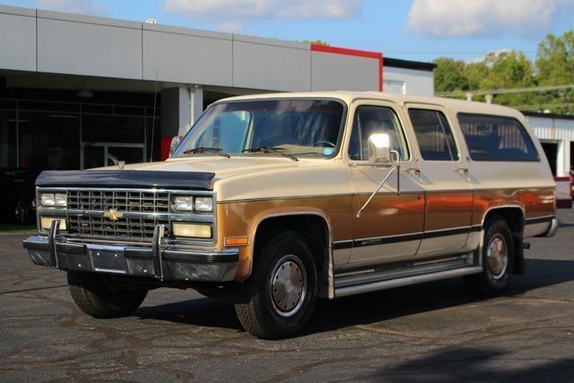 1991 Chevrolet Suburban -- - photo 2