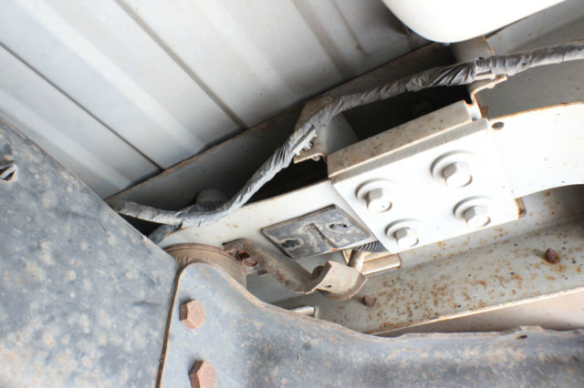 1991 Chevrolet Suburban V2500 Suburban 4x4 with 4L80E auto trans - photo 11