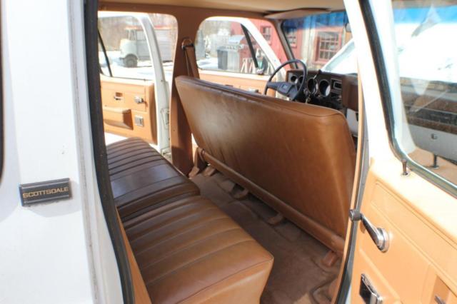 1991 Chevrolet Suburban V2500 Suburban 4x4 with 4L80E auto trans - photo 3