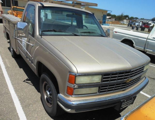 1991 Chevrolet C/K Pickup 2500 C-20 Utility Truck w/ Rack - photo 2