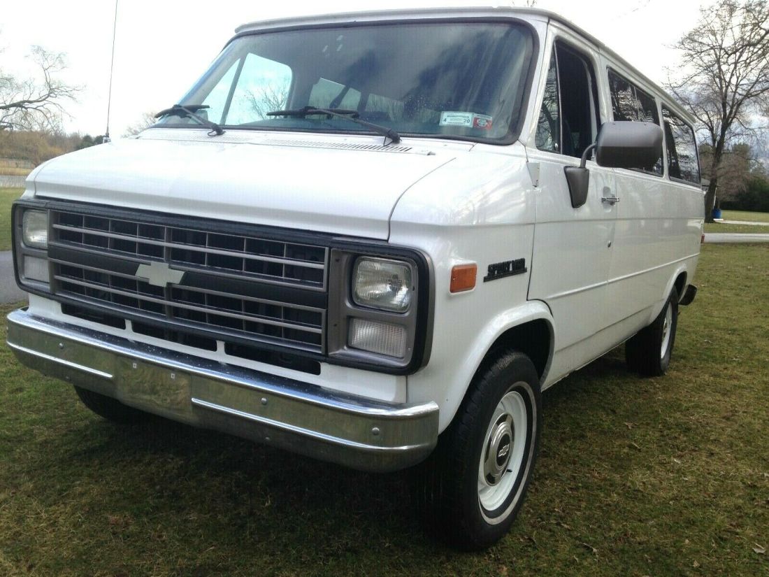 1991 CHEVY G20 SPORT VAN (ARIZONA VEHICLE) A/C 4.3 V6 LOW MILES 61,359 NO RUST 1991 Chevrolet G20 Van MUST SEE!!! VERY CLEAN LOW ORIGINAL MILES 61,359