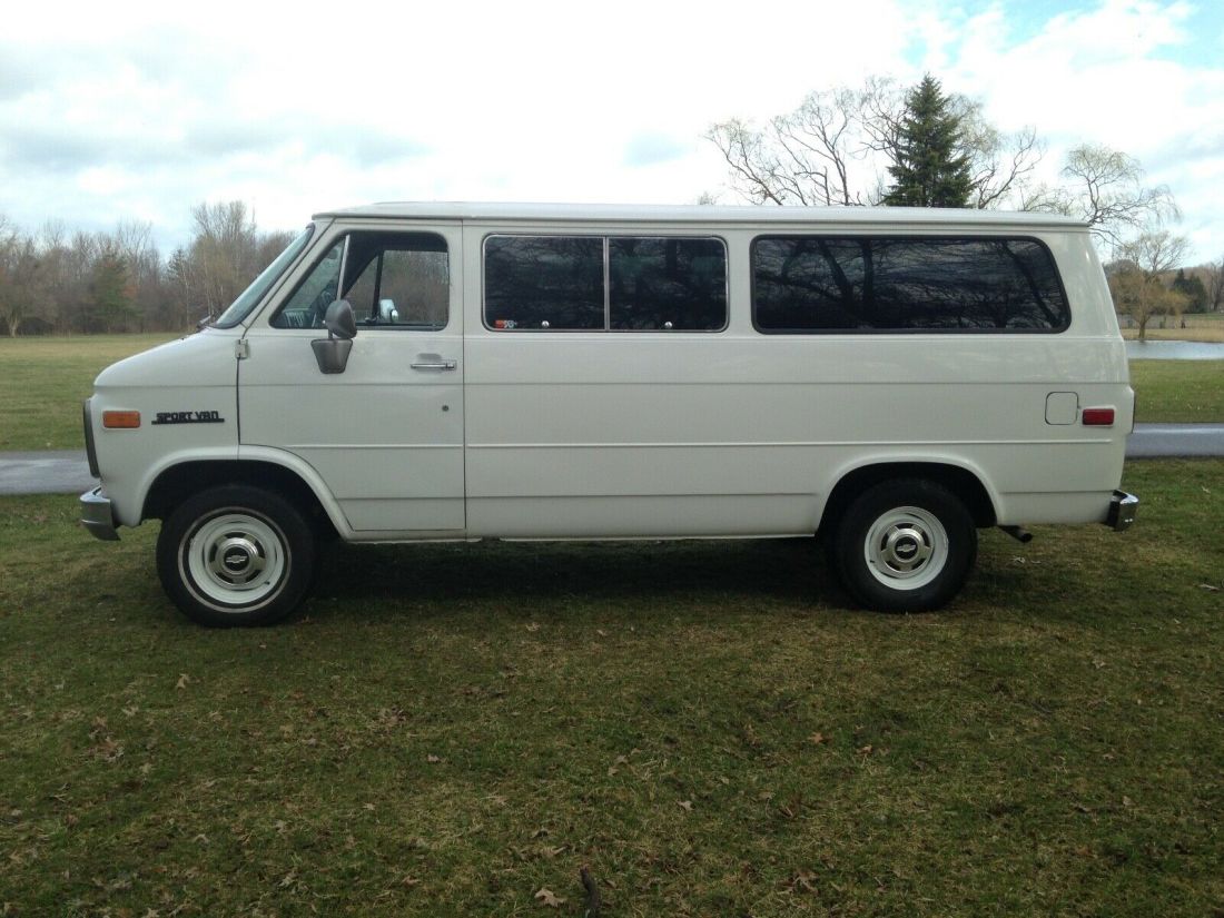 1991 Chevrolet G20 Van MUST SEE!!! VERY CLEAN LOW ORIGINAL MILES 61,359 - photo 12