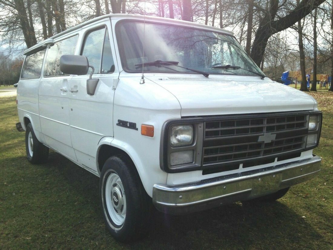 1991 Chevrolet G20 Van MUST SEE!!! VERY CLEAN LOW ORIGINAL MILES 61,359 - photo 2
