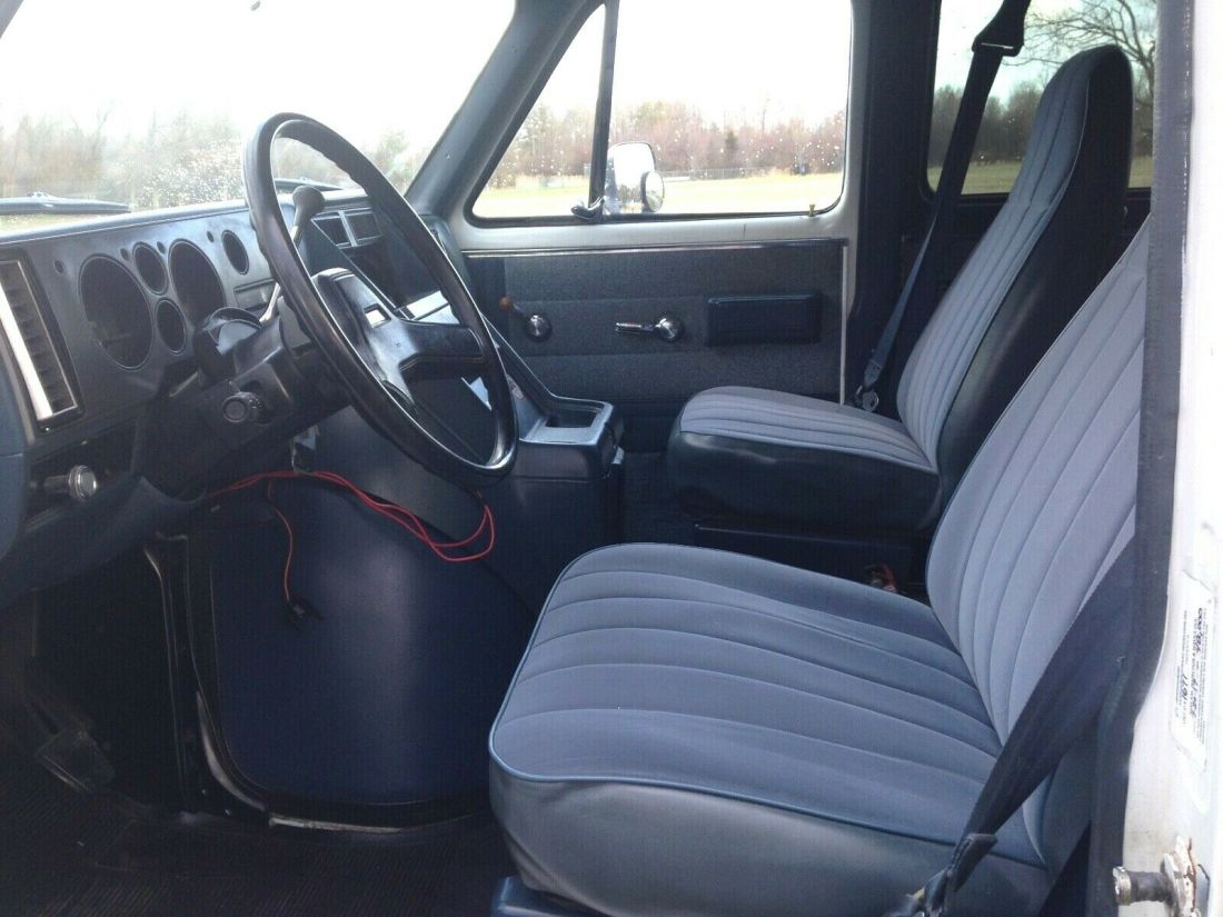 1991 Chevrolet G20 Van MUST SEE!!! VERY CLEAN LOW ORIGINAL MILES 61,359 - photo 5