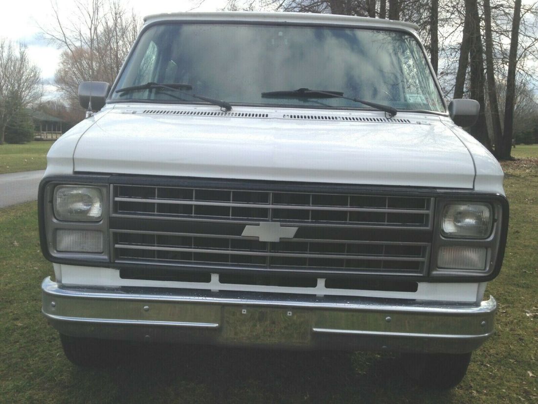 1991 Chevrolet G20 Van MUST SEE!!! VERY CLEAN LOW ORIGINAL MILES 61,359 - photo 7