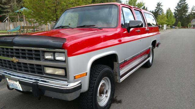 1991 Chevrolet Suburban Base Sport Utility 4-Door - photo 2