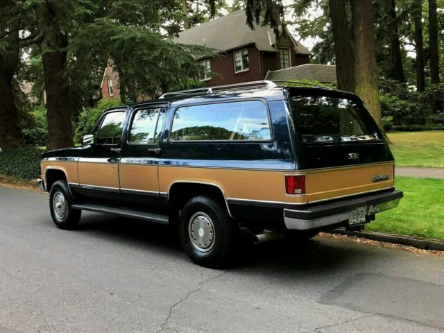 1991 Chevrolet Suburban LS - photo 3