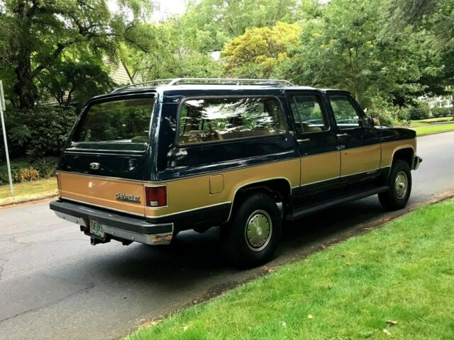 1991 Chevrolet Suburban LS - photo 4