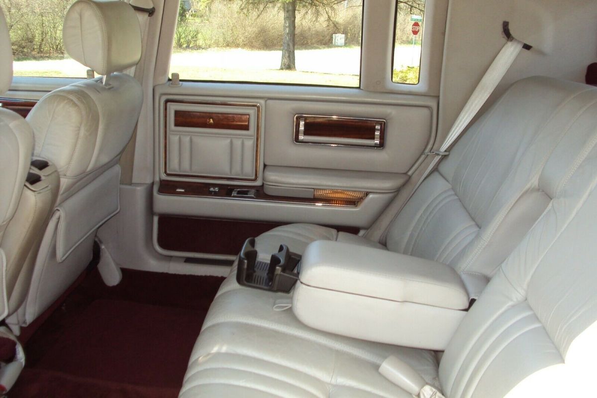 1991 Chrysler Imperial - photo 10