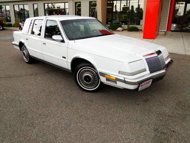 1991 Chrysler Imperial Sedan 4-Door 3.3L 1991 Chrysler Imperial