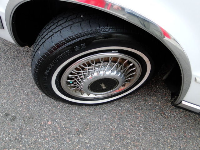1991 Chrysler Imperial - photo 7