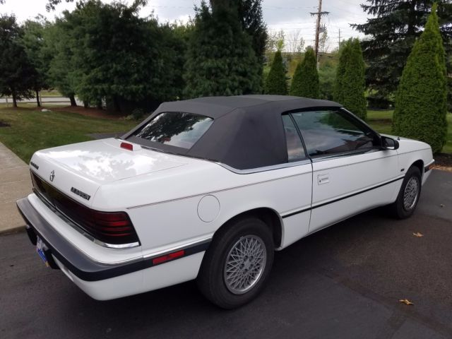 1991 Chrysler LeBaron - photo 2