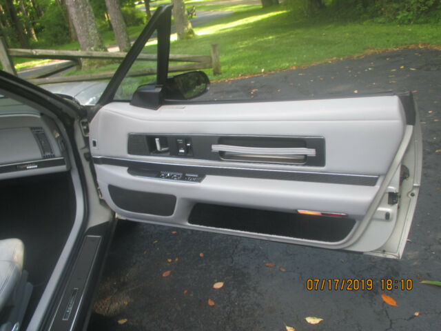 1991 Buick Reatta - photo 8
