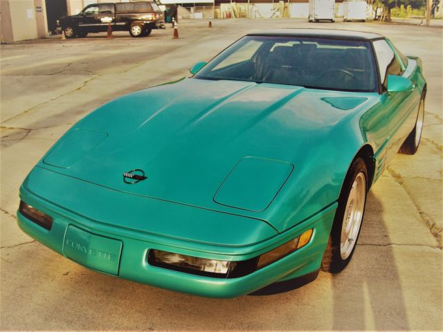 1991 CORVETTE COUPE ONE OWNER GARAGED EVERY OPTION WITH LOW MILAGE 1991 Chevrolet Corvette BASE COUPE 2 DOOR