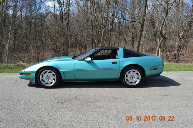 1991 Chevrolet Corvette 2 DOOR COUPE - photo 2