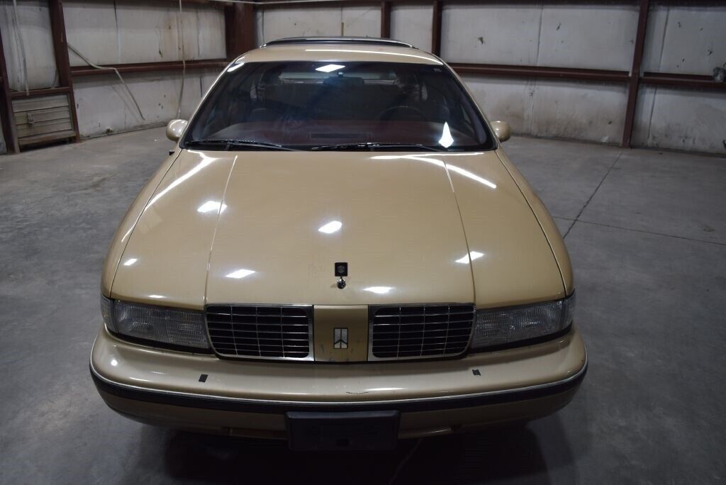 1991 Oldsmobile Custom Cruiser 4dr Wagon 3 Seat - photo 9