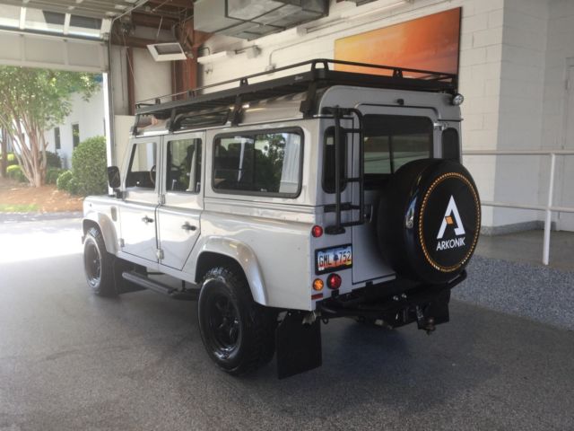 1980 Land Rover Defender 110 STATION WAGON LHD - photo 2