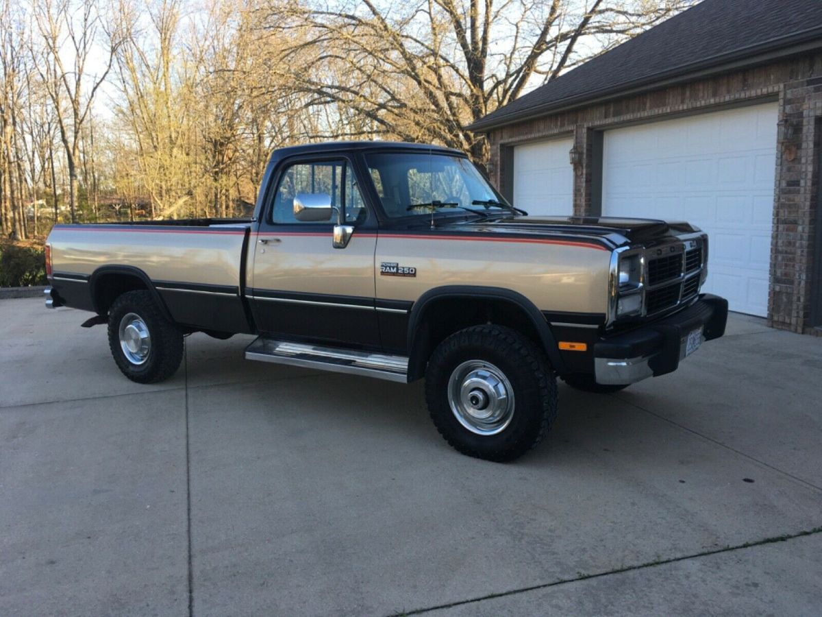 1991 Dodge power Ram 2500 250 4x4 5.9 Turbo Diesel - 1st gen Cummins 1991 Dodge Ram 2500