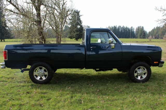 1991 Dodge Ram 2500 LE - CUMMINS DIESEL - 4X4 - photo 6