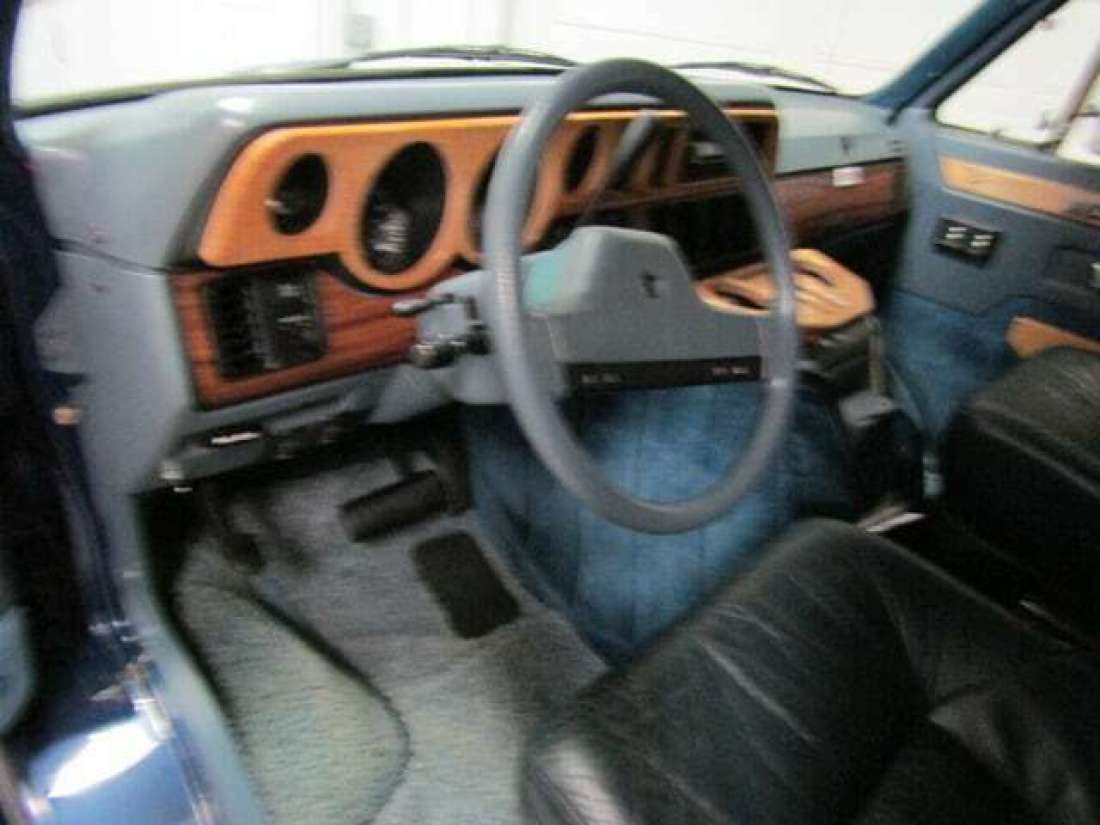 1991 Dodge Ram 250 R.V. Shuttle - photo 11