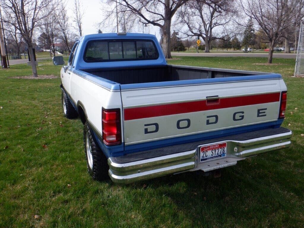 1991 Dodge Ram 2500 - photo 6