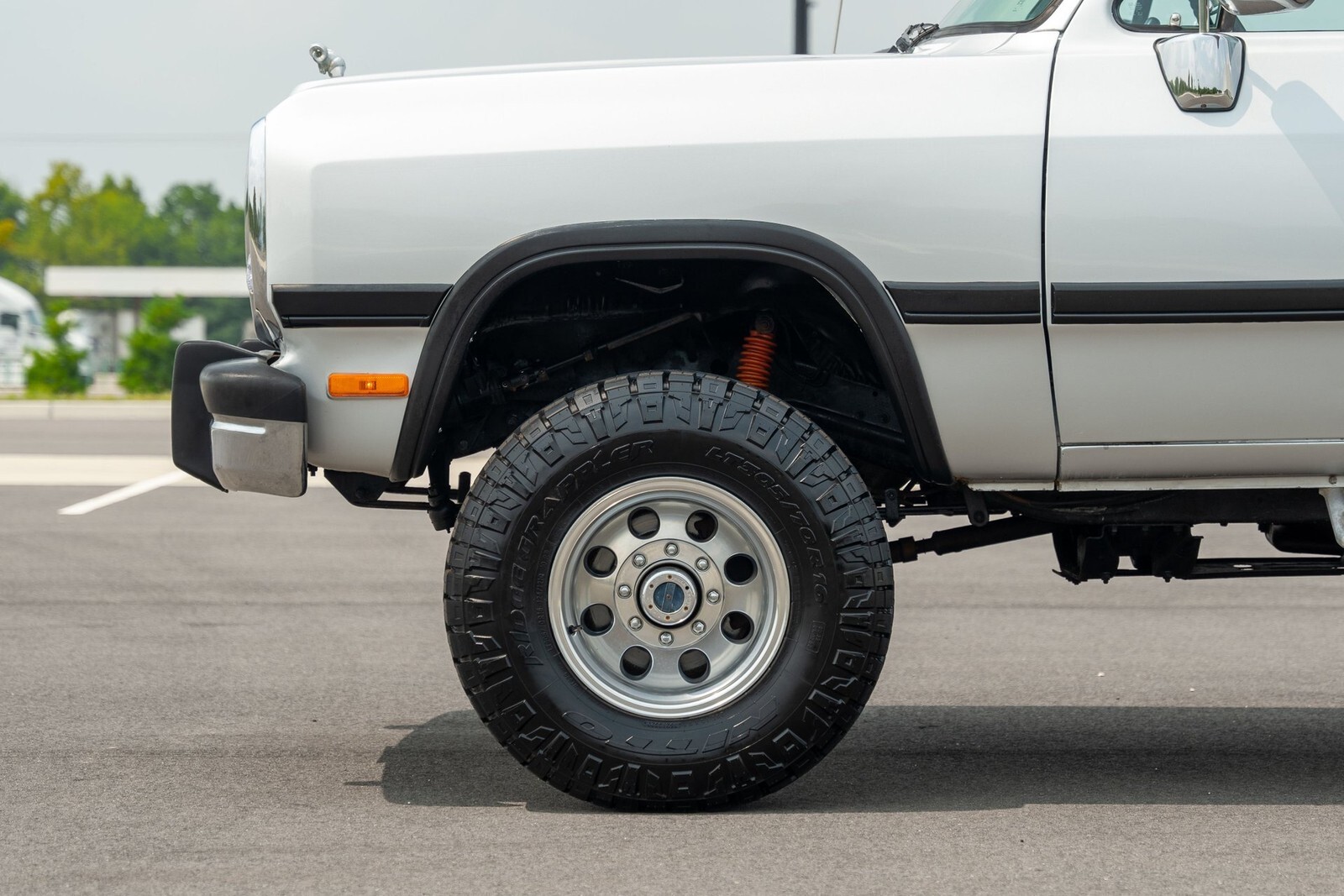 1991 Dodge D350 & W350 Trucks W350 Sweptline 131" WB 4WD - photo 6