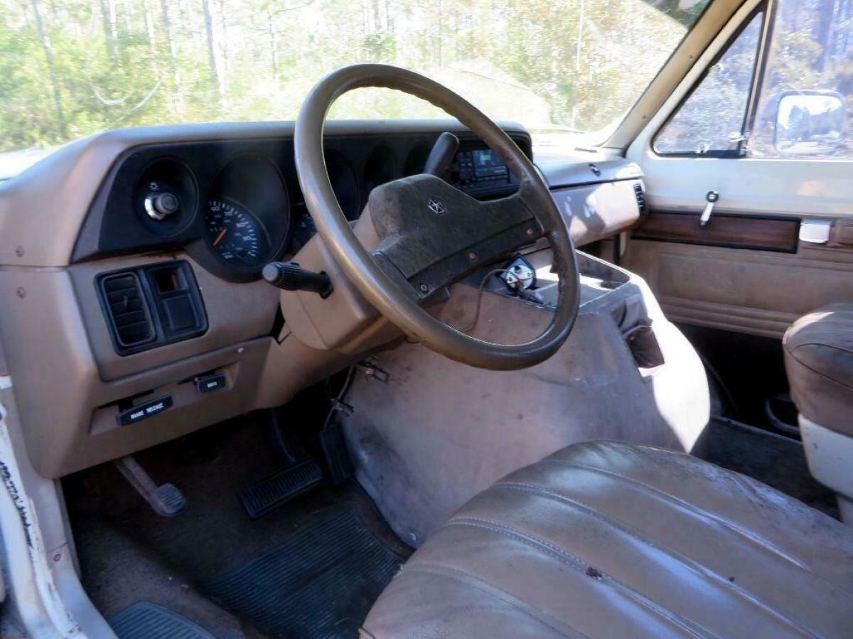 1991 Dodge Ram Van B250 - photo 12