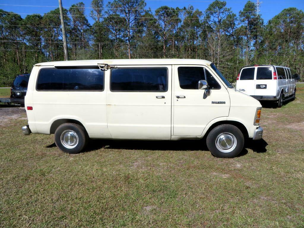 1991 Dodge Ram Van B250 - photo 5