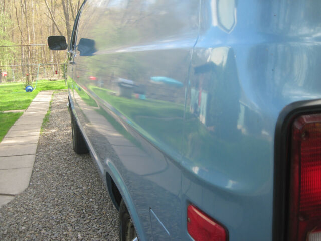 1991 Dodge Ram Van - photo 6