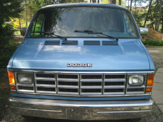 1991 Dodge Ram Van - photo 8