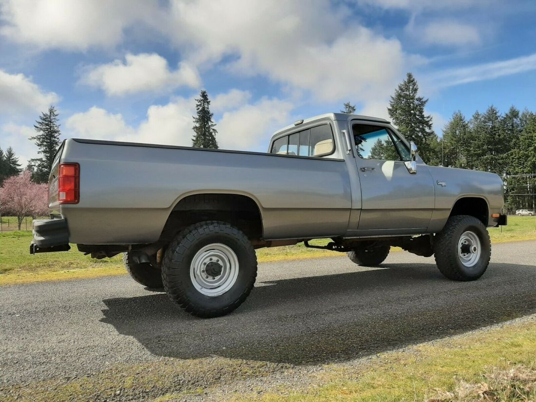 1991 Dodge Ram 2500 ~ 4X4 ~ FIRST GEN ~ 12 VALVE ~ 5-SPEED - photo 11