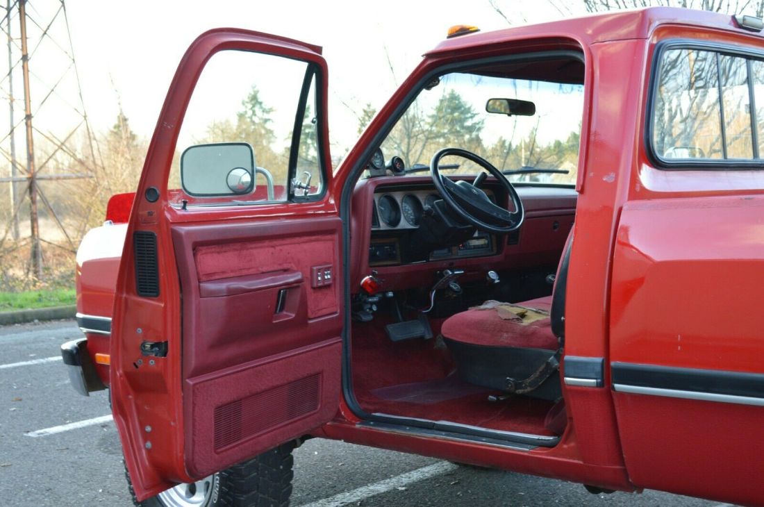 1991 Dodge Ram 2500 ~ 4X4 ~ CUMMINS DIESEL 12-VALVE - photo 10