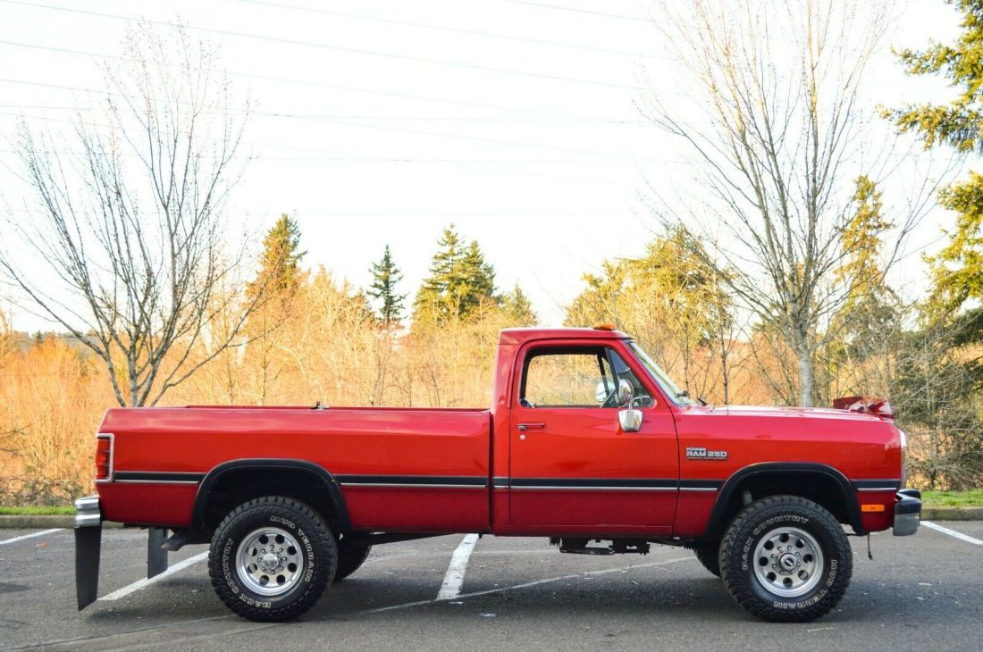 1991 Dodge Ram 2500 ~ 4X4 ~ CUMMINS DIESEL 12-VALVE - photo 4