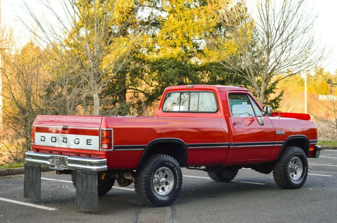 1991 Dodge Ram 2500 ~ 4X4 ~ CUMMINS DIESEL 12-VALVE - photo 5