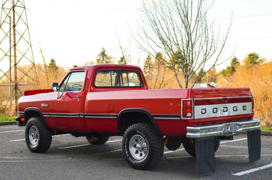 1991 Dodge Ram 2500 ~ 4X4 ~ CUMMINS DIESEL 12-VALVE - photo 9