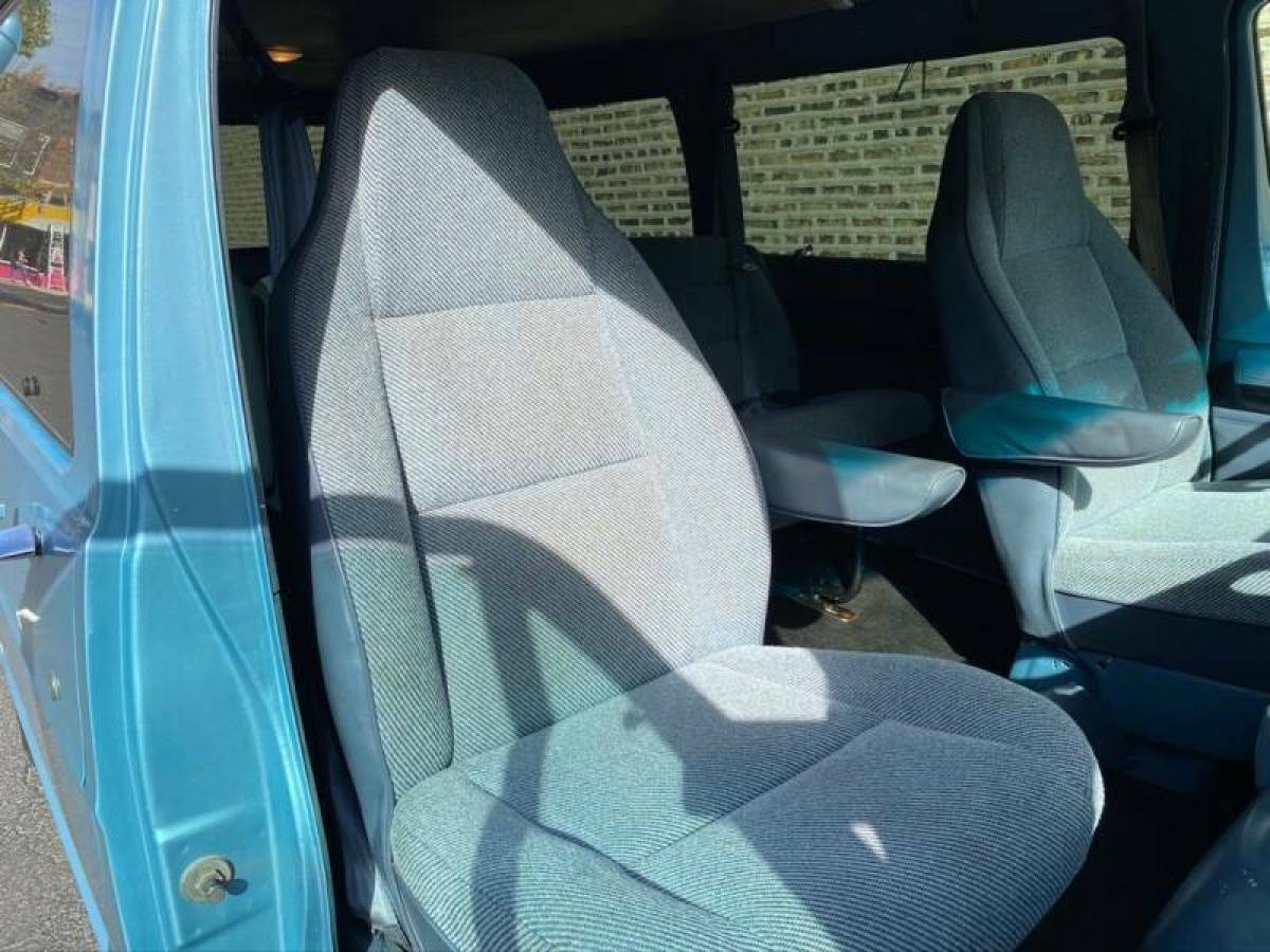 1991 Dodge Ram Wagon B150 - photo 11