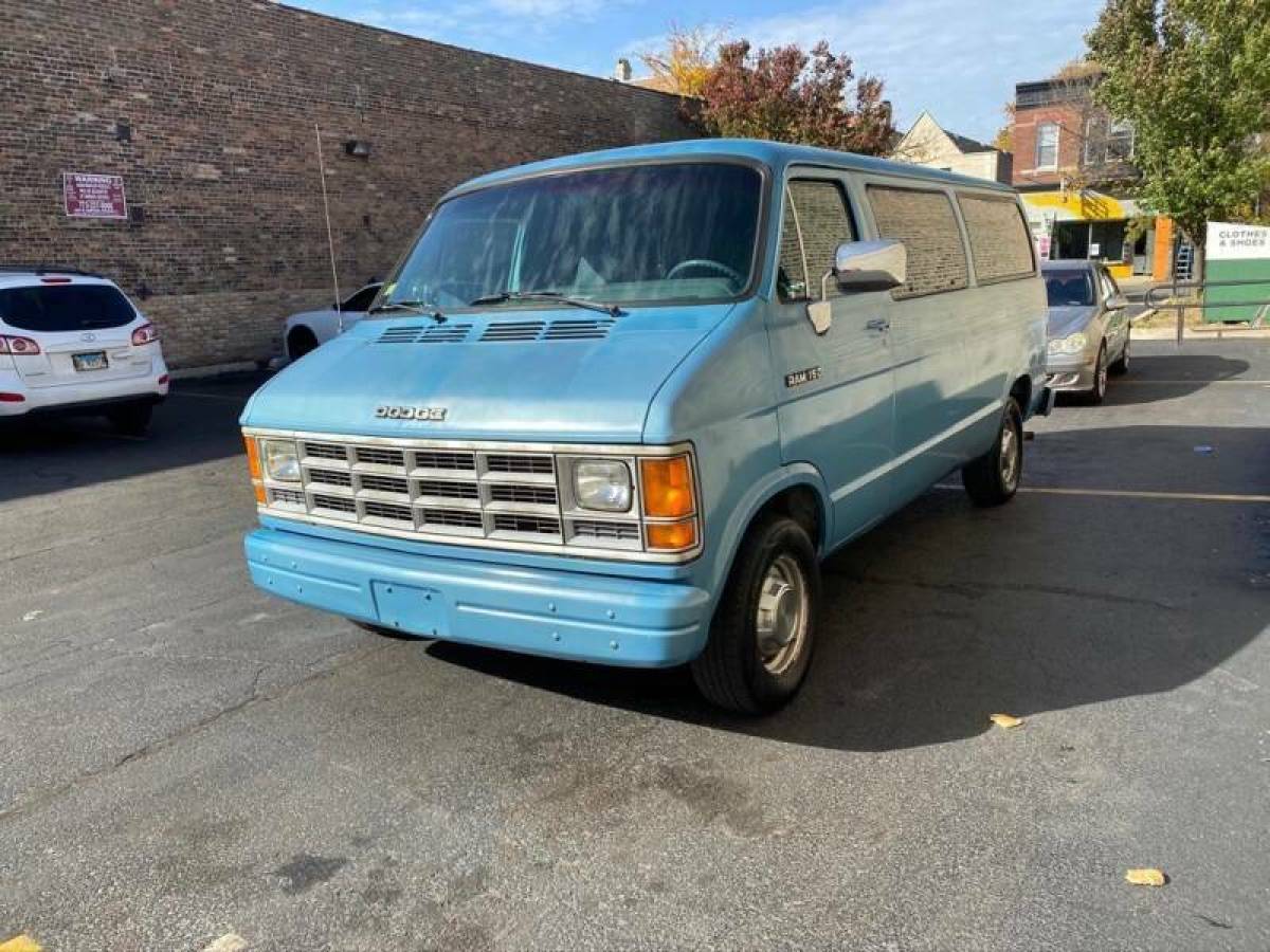 1991 Dodge Ram Wagon B150 - photo 2